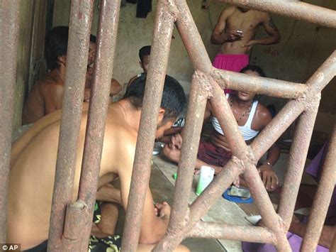 印尼渔业奴隶：关铁笼，被虐打[1] 中国日报网