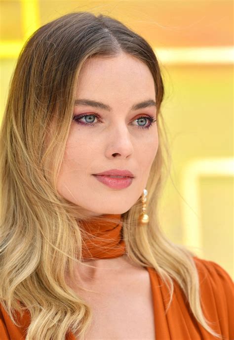 margot robbie sexy at once upon a time in hollywood