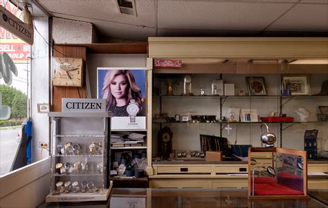 interior  voors jewelry  waynedale photograph  christopher crawford