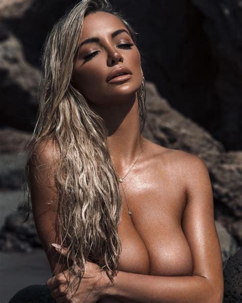Lindsey Pelas Fappening Nude And Sexy 43 Photos The