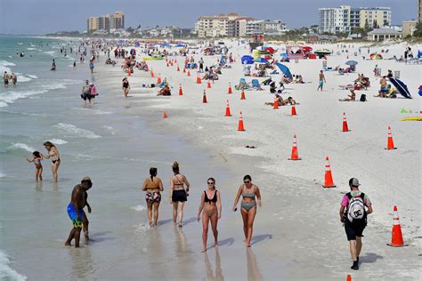 Spring Break 2021 Canceled At Some Colleges Beaches Still See Crowds