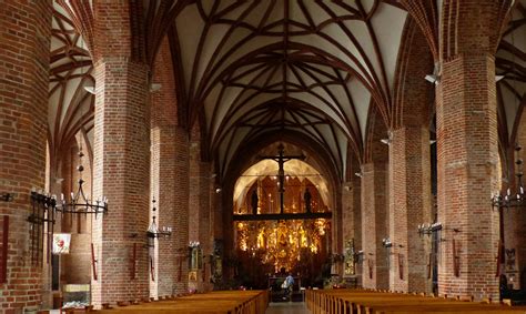 basilika der heiligen birgitta  danzig mit dem bernstein altar und