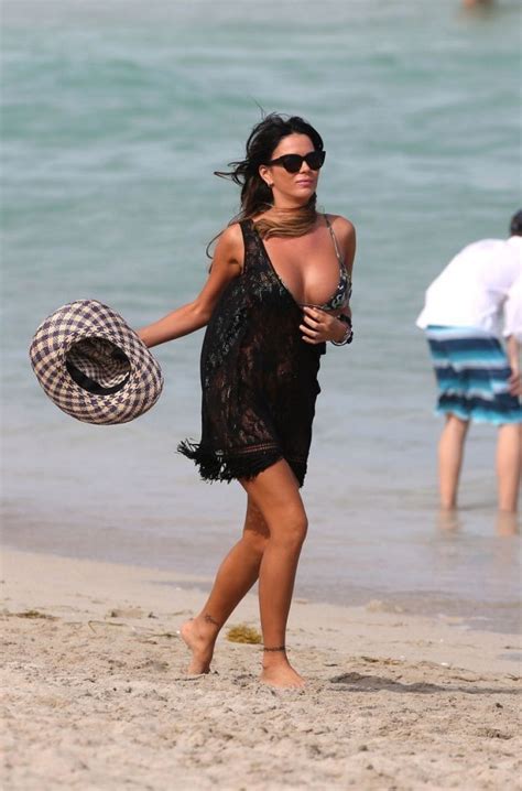 karina jelinek bikini candids miami march 2014