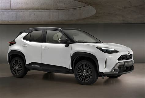 toyota yaris cross adventure unveiled  europe automacha