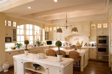 big kitchens  small kitchens whats  preference addicted  decorating