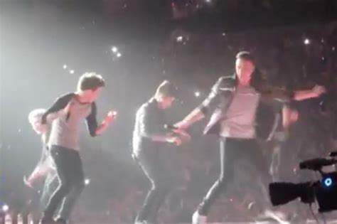 Video One Direction Doing Harlem Shake Video At O2 Arena