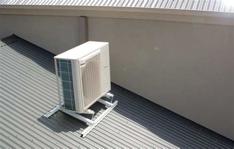 choosing   commercial roofing air conditioners