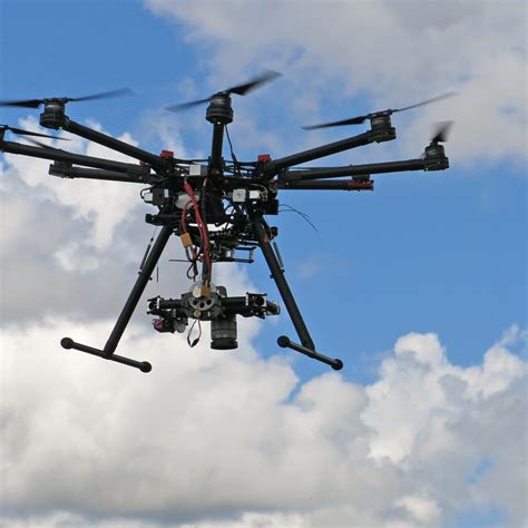 les drones  usages professionnels revolution fpv