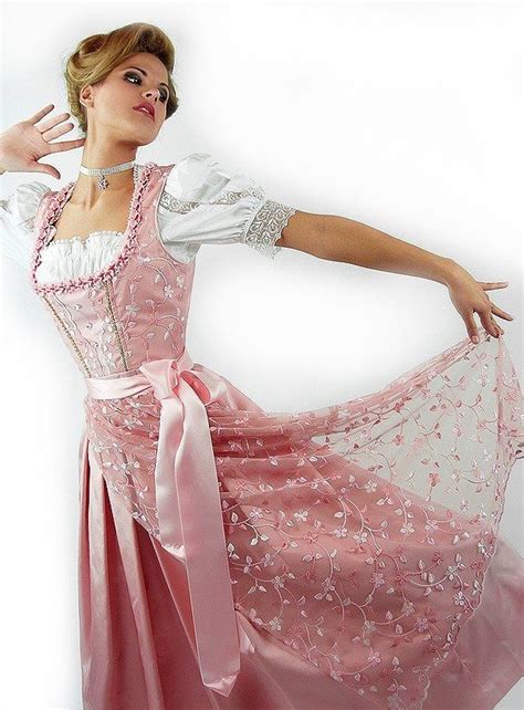épinglé par cm dirndl bavarian dress german traditional