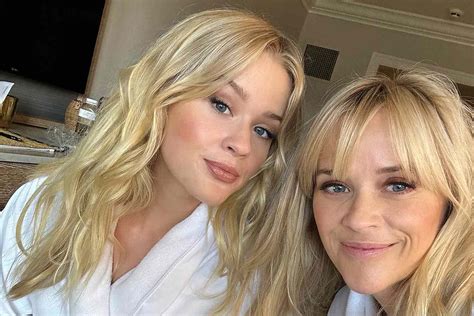 reese witherspoon daughter ava phillippe share selfie