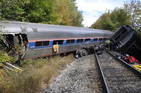 amtrak train  vermont  dc derails injuring  chicago tribune