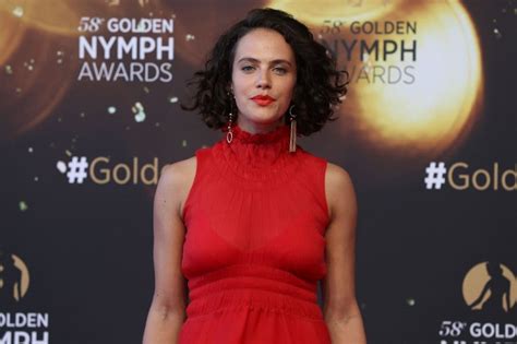 What Is Jessica Brown Findlay S Net Worth And What Is She