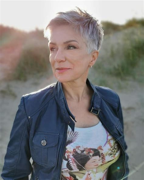 9 Unbelievable Pixie Cut For Older Women Hairstyles
