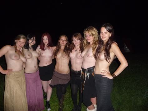 seven girls flashing group of nude girls luscious