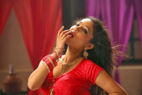 pooja red hot images from tamil movie item song