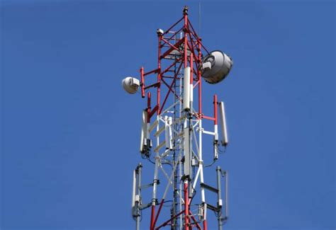 lakh mobile towers set    months govt india news india tv