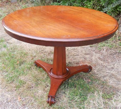 victorian mahogany small  pedestal dining table