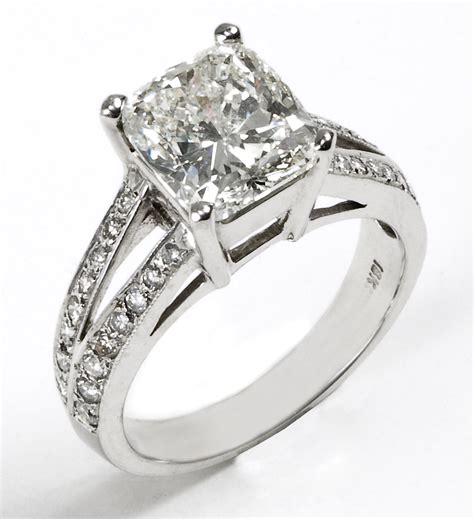 fashions diamond ring  style