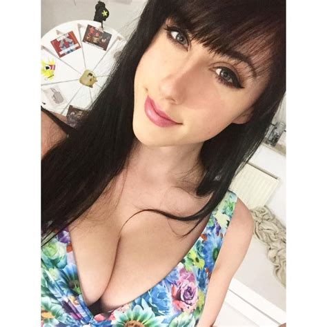 Missypwns Cleavage Pictures 60 Pics Sexy Youtubers