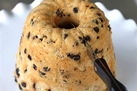 traditional spotted dick english steamed currant pudding