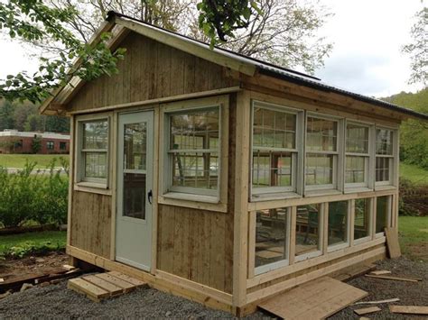 fabulous greenhouses    windows homesteading alliance