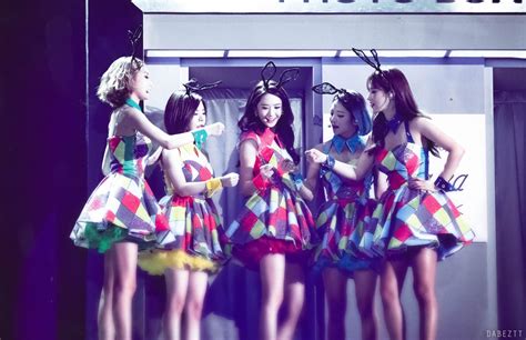Pin By Fina Atikasari On 소녀시대 Concert Girls Generation Girls