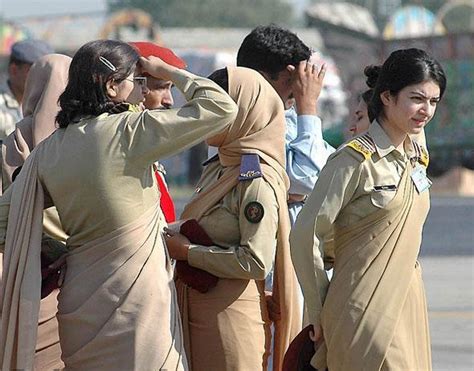 latest wallpapers pakistan army female officers