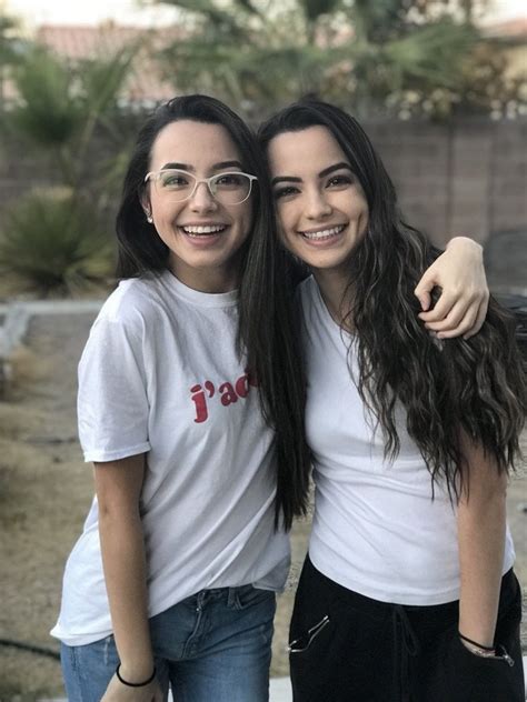 Merrill Twins Veronica And Vanessa Veronica Merrell Twins Instagram