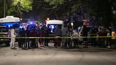 st louis shooting    dead  hurt police search  motive