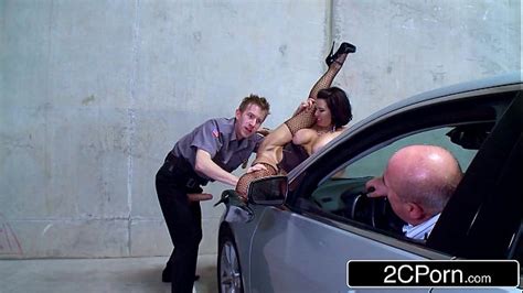 slutty parking lot exhibitionist veronica avluv fucked by a security guard xnxx