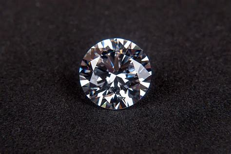 diamond  cubic zirconia  top  differences jewelry guide