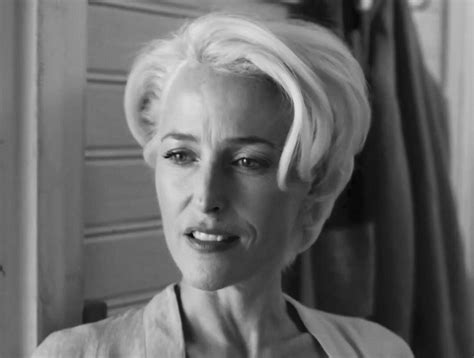 gillian anderson is perfect as usual in new ‘sex