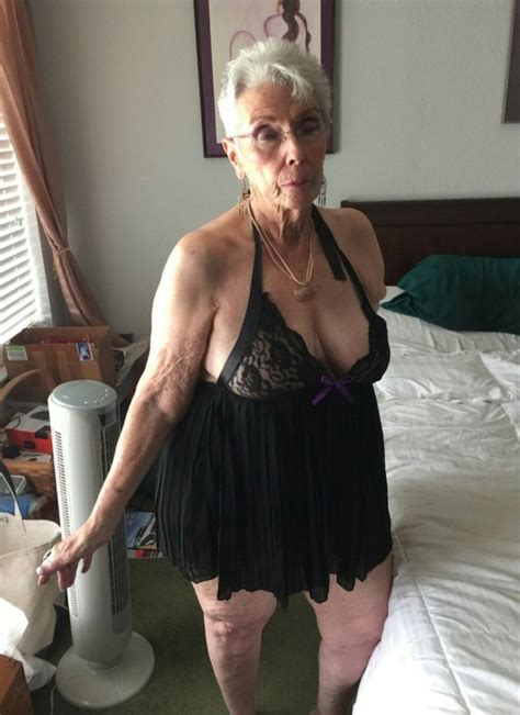 granny getting ready for bed sexy grandma en 2019