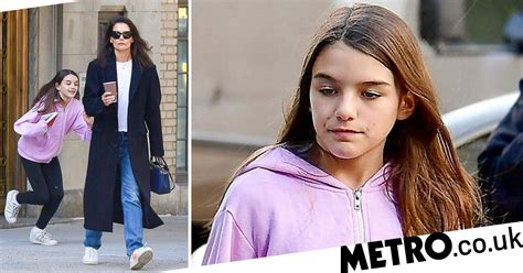 Tom Cruise Daughter Suri Pictured Out With Mum Katie Holmes Metro News