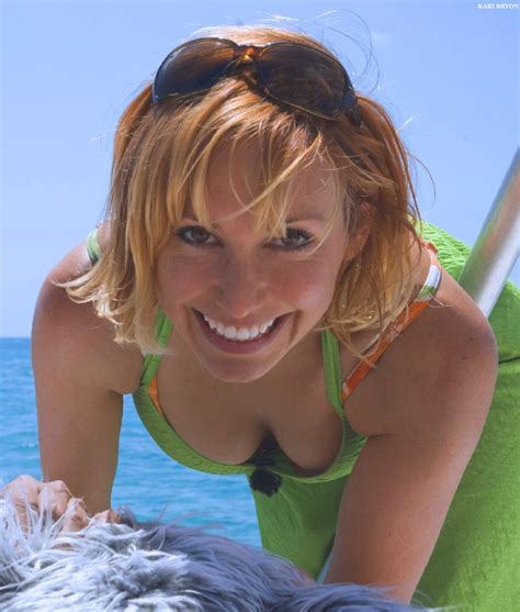 pictures  beautiful women kari byron mythbusters cleavage