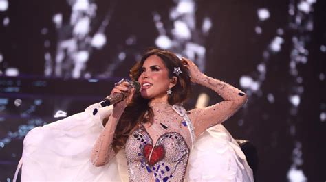 ¡no Estás Sola Gritan Fans A Gloria Trevi En Concierto De Monterrey