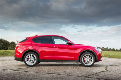 flat  magazine quick spin alfa romeo stelvio  flat  magazine