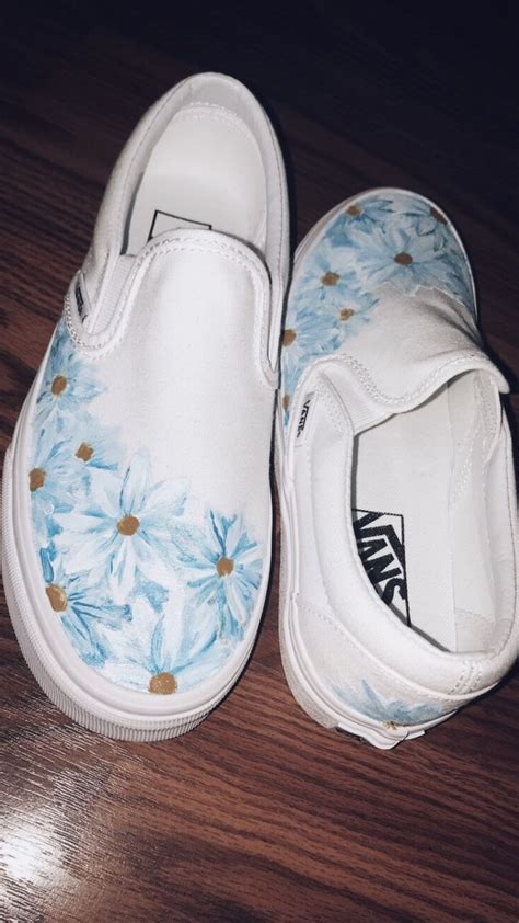 shelbyyburns hand-painted flower vans | Painted shoes diy
