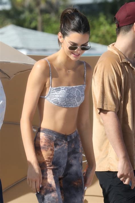 Kendall Jenner Tiny Bikini At The Beach In Miami Hot
