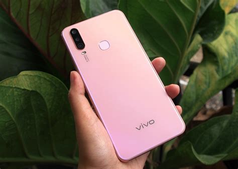 vivo  melenggang  baterai lapang  ai triple camera