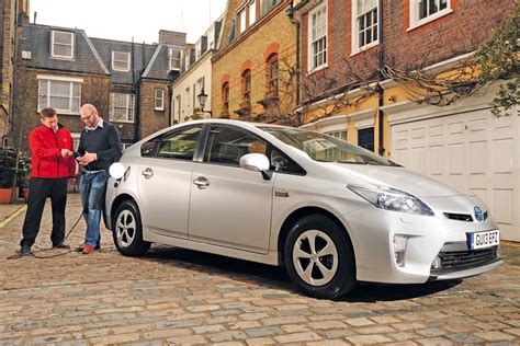 toyota prius review whats      carbuyer