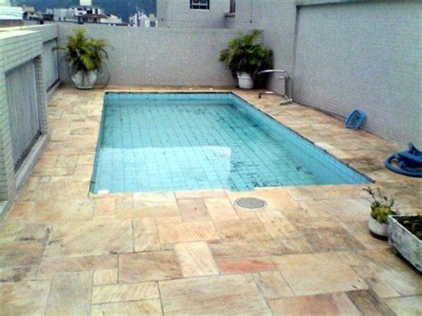piso ao redor da piscina  deck piscina  slip floor tiles homemade pools photo galleries