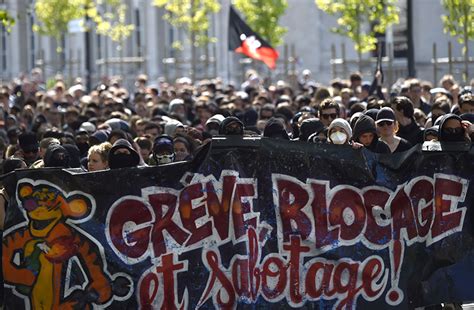 french government to force through labor reform without