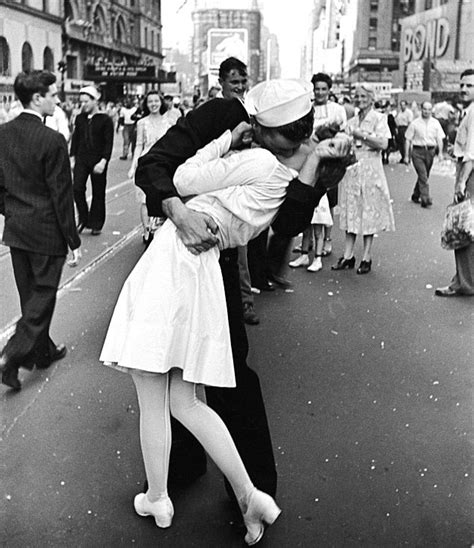Nurse In Iconic Times Square Sailor Kiss Photo Has Passed
