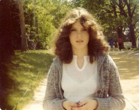 28 cool snaps that defined the 80s teen hairstyles