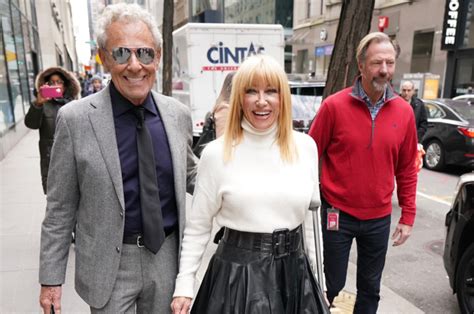 suzanne somers hits nyc — on a fractured hip — to promote her book
