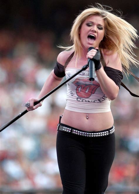 kelly clarkson clarifies comments about body image i ve never