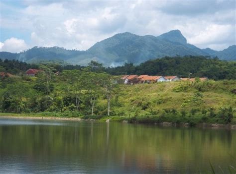tempat wisata memancing   rancamaya ciamis  jawa barat pusat