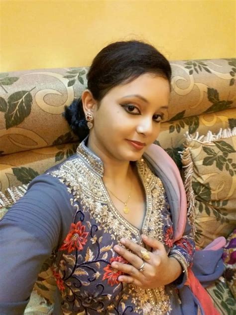 bangla desi cute wife kaniz fatema take selfie for hubby