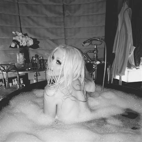 christina aguilera naked pics celebrity nude leaked